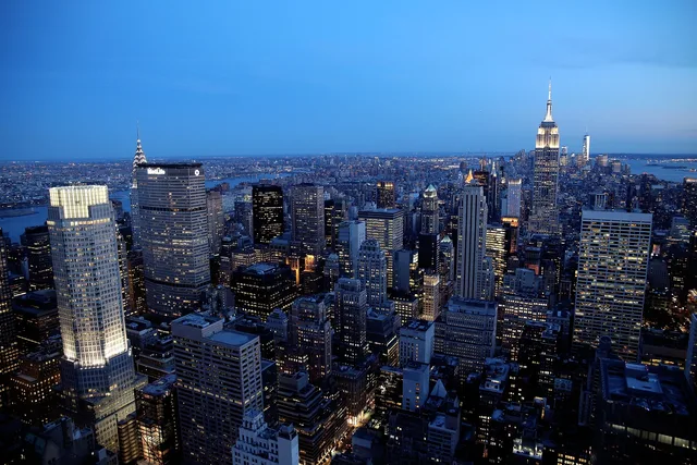 new york, by, skyskraber, forenede stater, bygninger, arkitektur, manhattan, skyline, empire state building, lys, aften. Vedligeholdelsesplan for erhvervsejendomme: intervaller og ansvar